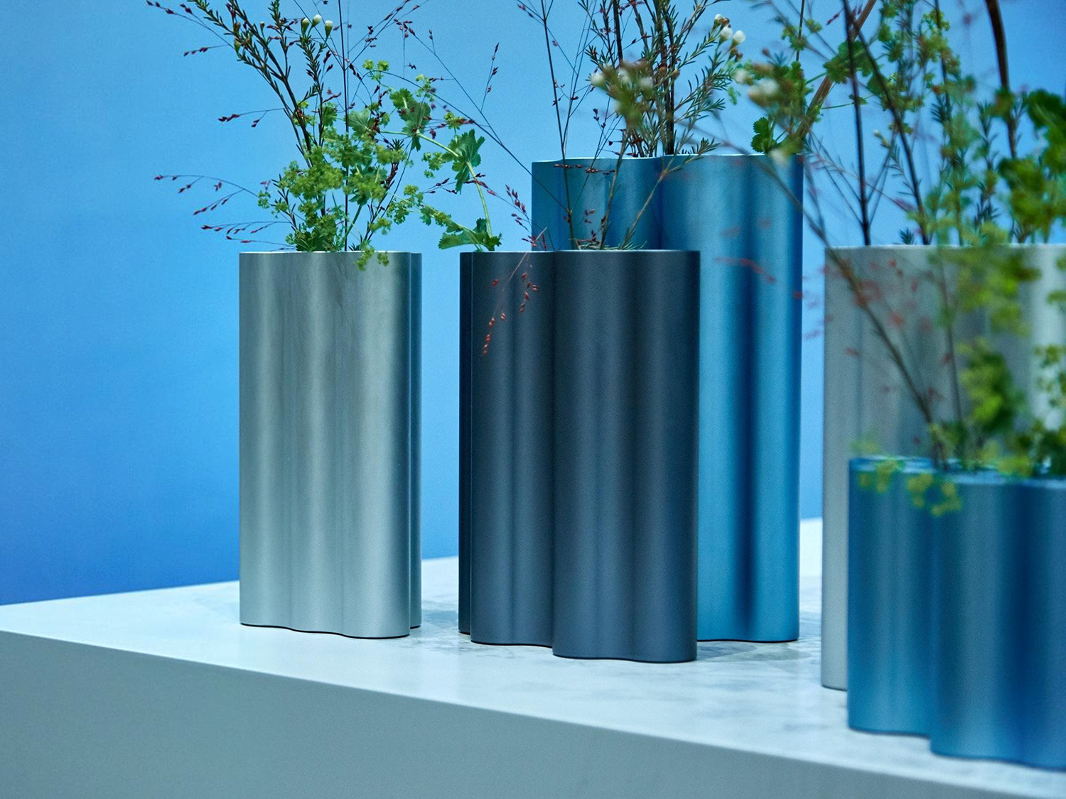 乐动在线体育·(China)官方网站 - 附件|花器|办公家具|登录入口家具|云朵花瓶